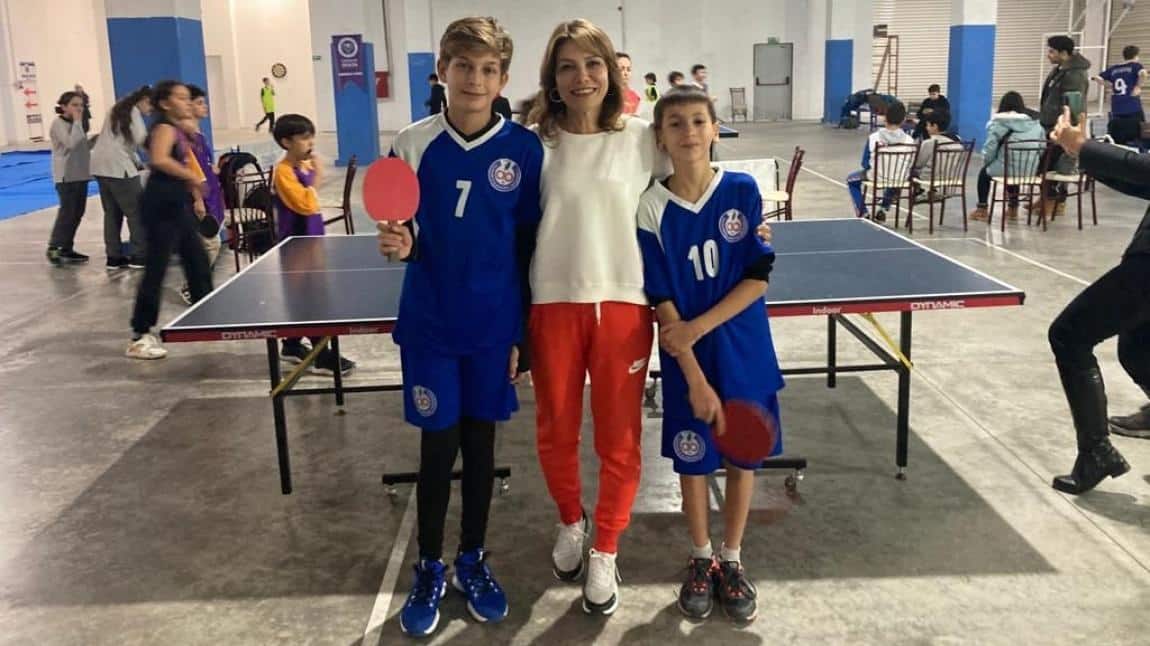 Gaziemir ilçesi masa tenisi turnuvasında Küçük Erkekler takımımız 2.  olmuştur. 