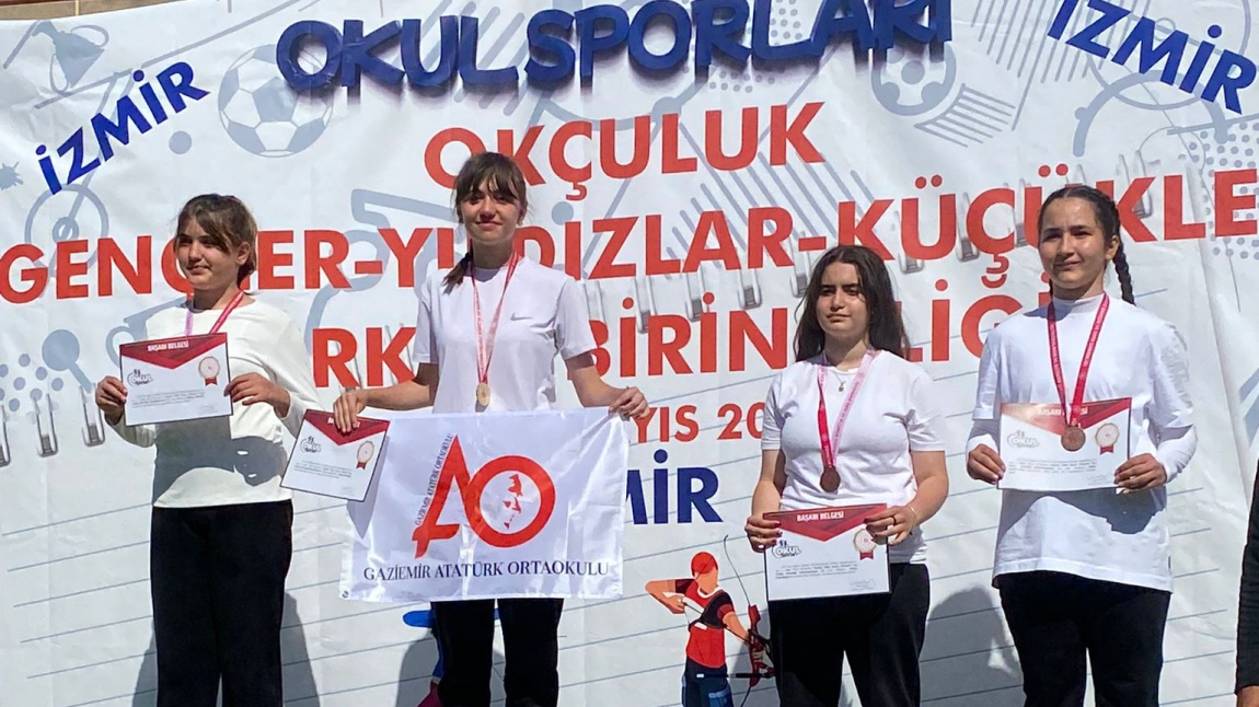 Makaralı Yay Yıldız Kızlar Türkiye Şampiyonasında öğrencimiz Pelin Sıla ÖNSOY Türkiye 1. si oldu.