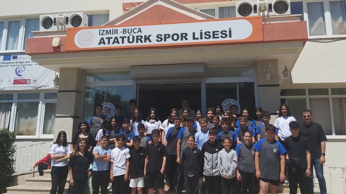 Rehberlik Servisimiz Buca Atatürk Spor Lisesine gezi düzenledi.